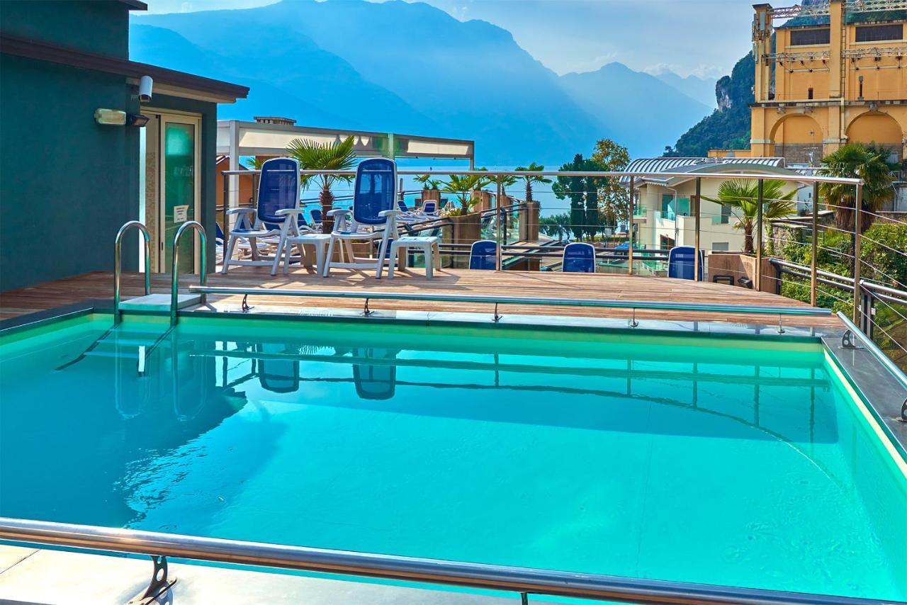 Hotel Europa - Skypool & Panorama Riva del Garda Ngoại thất bức ảnh